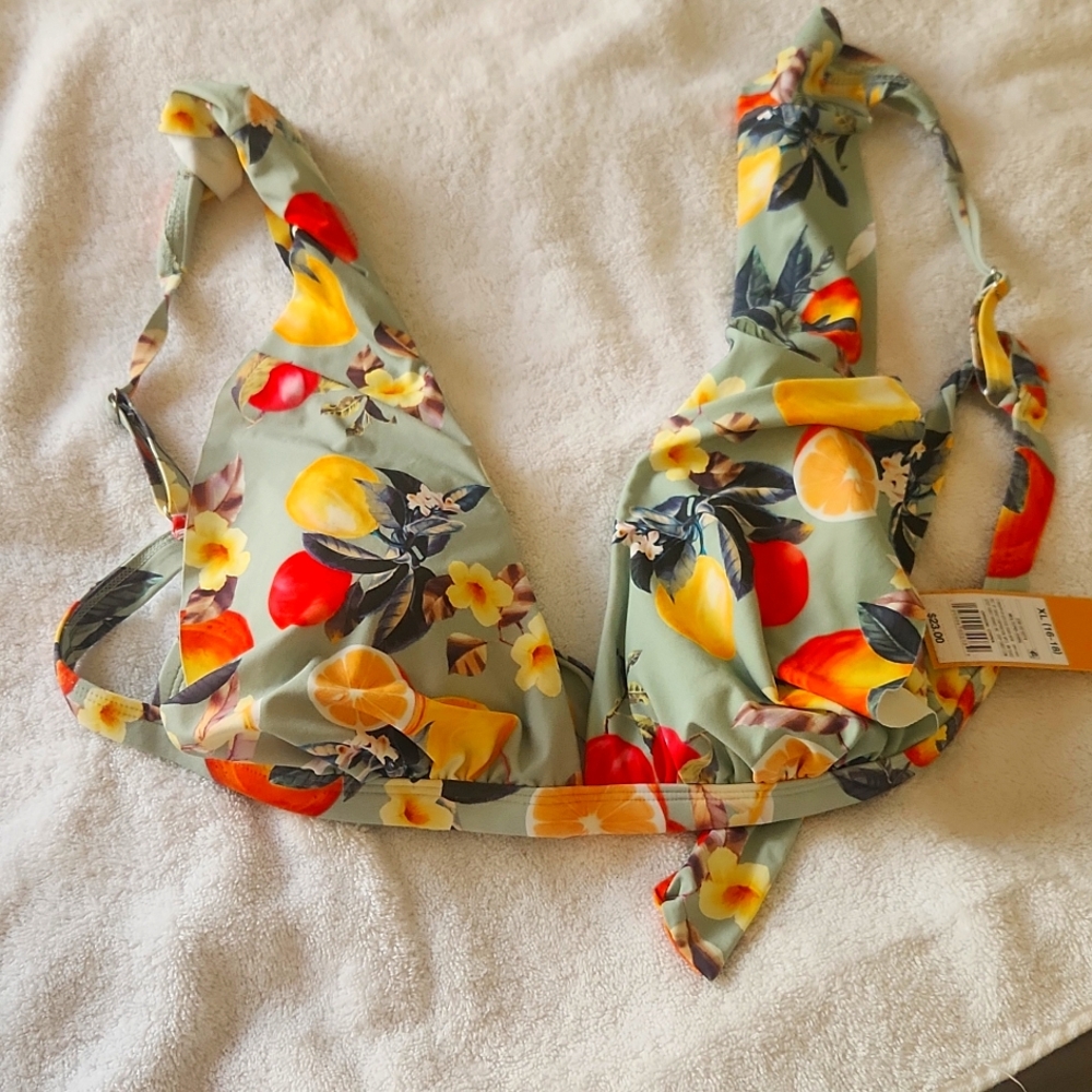 Kona Sol Bikini top NWT